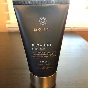 Monat Blow Out Cream